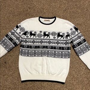 100% Cashmere Elegant White and Black Reindeer Sweater